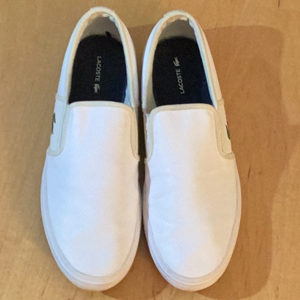 Lacoste shoe for men size 10 in good condition, I accept offers
